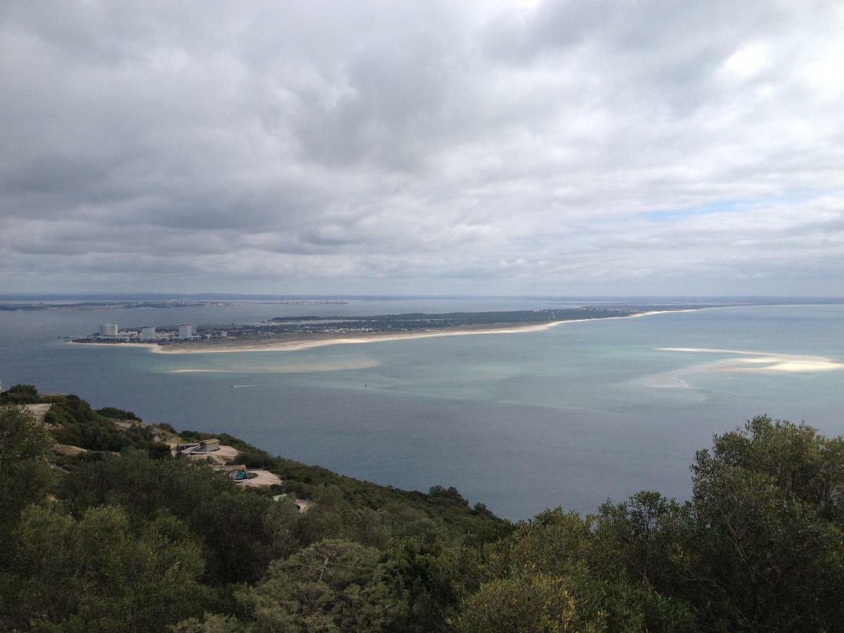 Apartment With A Stunning View Over Sesimbra Exterior photo